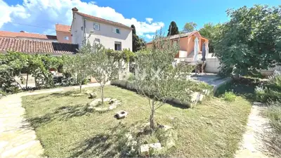 ISTRA, MEDULIN - Steinhaus im istrischen Stil + Ferienhaus in ausgezeichneter Lage