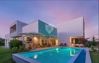 Luxusvilla mit zwei Pools in ruhiger Lage - 17