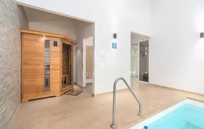 Luxusvilla mit zwei Pools in ruhiger Lage - 9