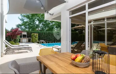 Luxusvilla mit zwei Pools in ruhiger Lage - 14
