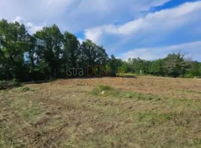 Zemljište 5.100 m², Žminj - građevinska dozvola i projekt