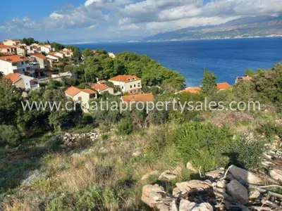 Zemljište, Brač, 1 076 m², 305 000 €