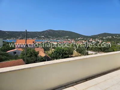 Haus 171 m², Vinišće - ruhige Lage in der Nähe des Strandes - 4