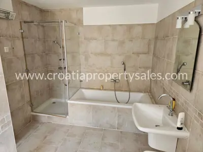 Haus 171 m², Vinišće - ruhige Lage in der Nähe des Strandes - 6