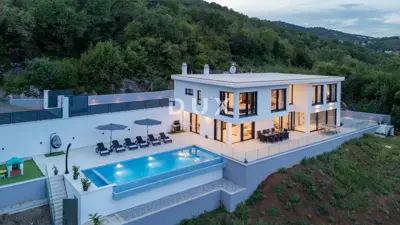 Opatija, Matulji, Villa, 310 m², Infinity-Pool, Sauna