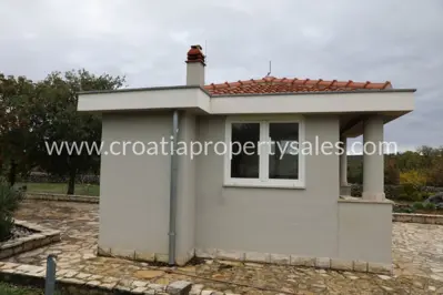 Kuća 312 m², Split - mirno mjesto u prirodi - 12
