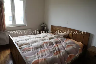 Kuća 312 m², Split - mirno mjesto u prirodi - 10