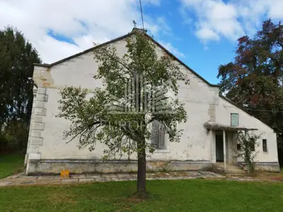 Kuća 304 m², Otočac - mirna lokacija blizu centra - 2