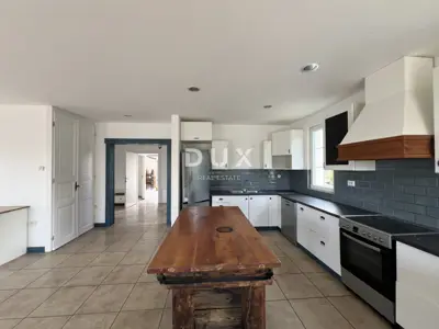 Kuća 367 m², Matulji - mirna lokacija i pogled na more - 12