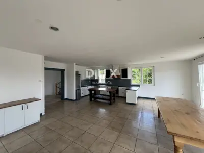 Kuća 367 m², Matulji - mirna lokacija i pogled na more - 13