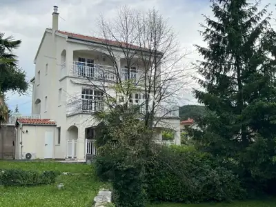 Haus 367 m², Matulji - ruhige Lage und Meerblick