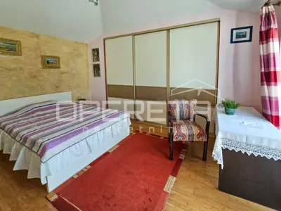 Moderna kuća na padinama Klisa, udobnost i priroda u savršenoj ravnoteži - 13
