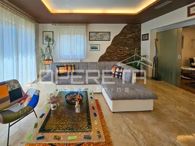 Modernes Haus an den Hängen von Klis, Komfort und Natur in perfekter Balance