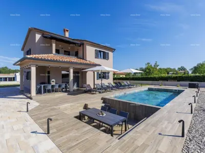 Zu verkaufen: Luxuriöse Villa mit Pool in einer grünen Oase in der Umgebung von Labin.