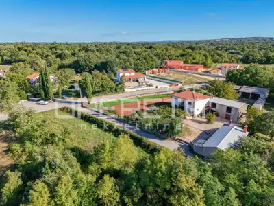 Građevinsko zemljište, Žminj 1.043 m², dozvola i komunalije plaćene - 2