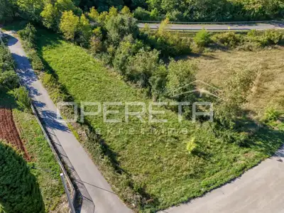 Baugrundstück, Žminj 1.043 m², Genehmigung und Kommunalabgaben bezahlt