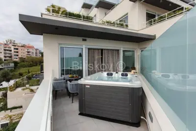 Do sezone, Žnjan Split luksuzan stan jacuzzi - 10