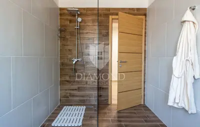 Villa 278 m², Barban - bazen i pomoćni objekt - 10
