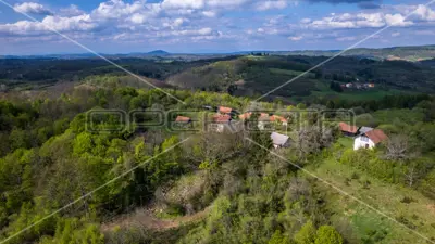 Estate in Krnjak, drinking water sources and 66% arable land - 12