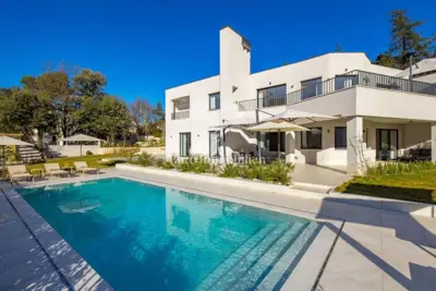 Vila 320 m², Malinska na Krku, 100 m od plaže