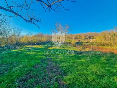 Building plot 1,680 m², Grožnjan - quiet location - 3