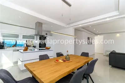 Villa 4 floors, Omiš, pool and sea view - 11