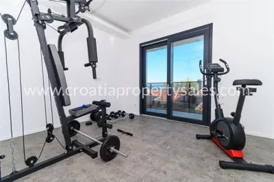 Villa 4 floors, Omiš, pool and sea view - 13