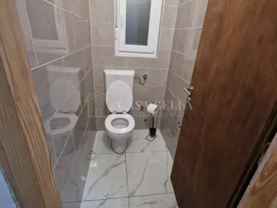 Haus 131 m², Svilno - zwei Wohnungen und Grundstück 500 m² - 6