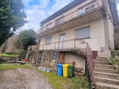 Kuća 131 m², Svilno - dva stana i okućnica 500 m²