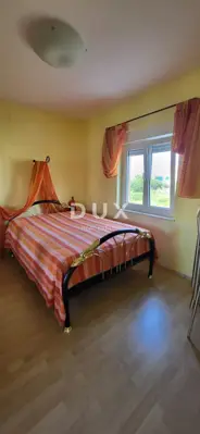 Haus 350 m², Nin - 4 Wohneinheiten und 100 m von dem Strand - 15