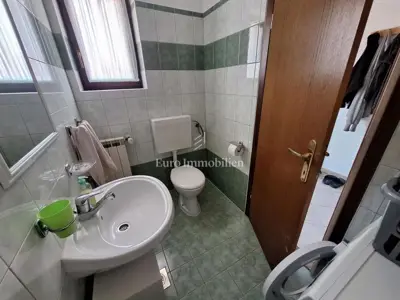 House 330 m², Valmade, Pula - mixed-use residential-commercial - 16