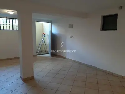 House 330 m², Valmade, Pula - mixed-use residential-commercial - 8