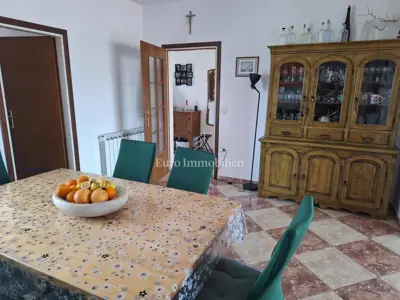 House 330 m², Valmade, Pula - mixed-use residential-commercial - 5