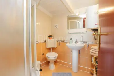 Trogir, Čiovo, kamena kuća s 3 apartmana, prodaja - 13