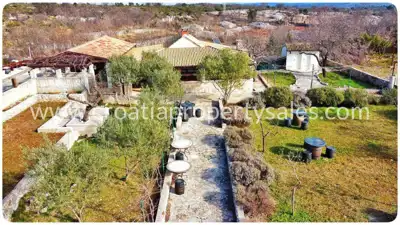 Haus, Brač, 130 m², 398 000 €