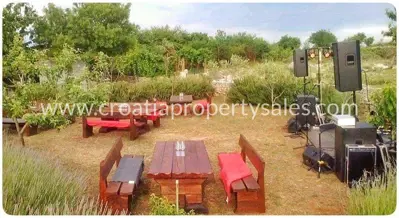 Kuća, Brač, 130 m², 398 000 € - 11