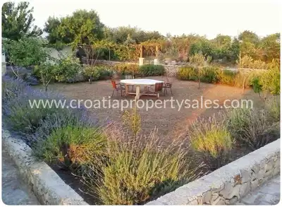 Kuća, Brač, 130 m², 398 000 € - 10