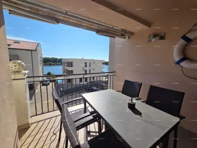 Medulin. Zweizimmerwohnung mit Meerblick direkt am Meer