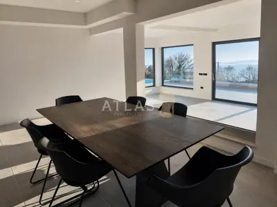 Kostrena – luksuzna vila s bazenom i pogledom na more - 8