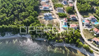 Baugrundstück in Pridraga, erste Reihe zum Meer