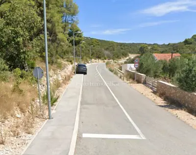 Building plot 2,624 m², Maslinica - by the road and close to the sea - 5