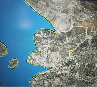 Building plot 2,624 m², Maslinica - by the road and close to the sea - 3