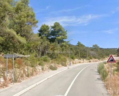 Building plot 2,624 m², Maslinica - by the road and close to the sea - 6