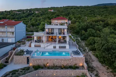 Vila 260 m², Šmrika - bazen i panoramski pogled na more - 15