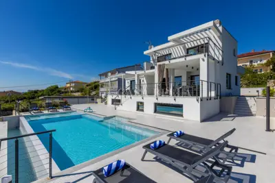 Vila 260 m², Šmrika - bazen i panoramski pogled na more - 4