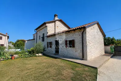 Kamena kuća 132 m², Labin okolica, velika okućnica