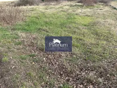 Building plot, Marčana - regular shape and access to a public road - 3
