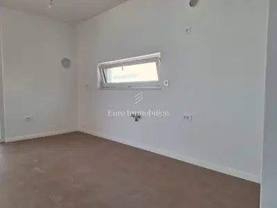Apartment 92 m², Mandre - terrace and two parking spaces - 4