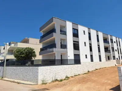 Stan 92 m², Mandre - terasa i dva parkirna mjesta