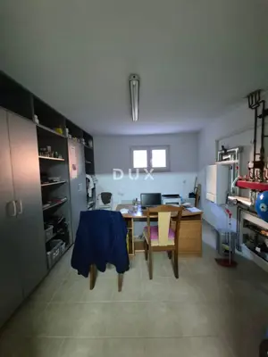 Haus 258 m², Sveti Filip i Jakov - ruhiger Teil - 12